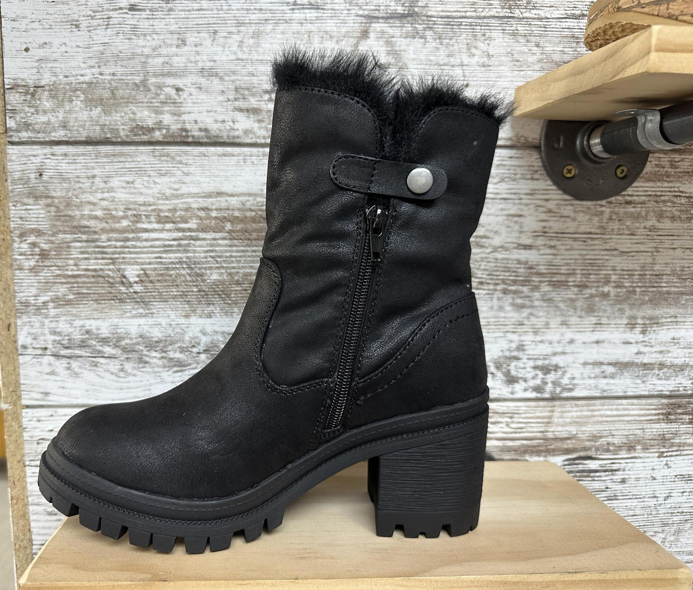 Fur lined Black Boot