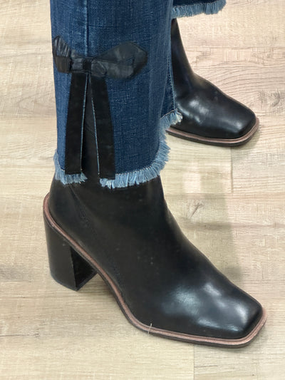 Tru Luxe Satin Bow Trim Jean